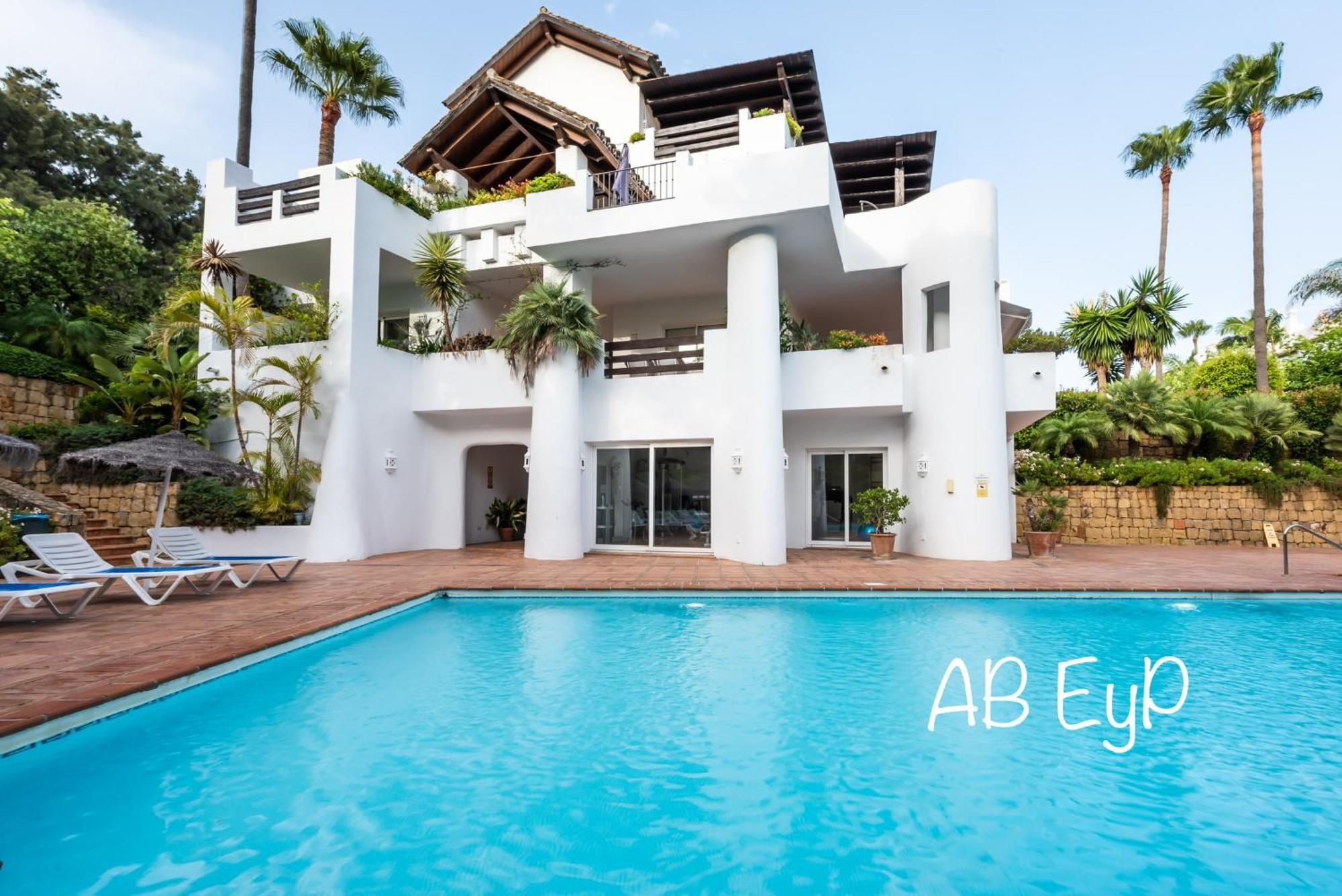 Alcazaba Beach Apartment Estepona Exterior photo
