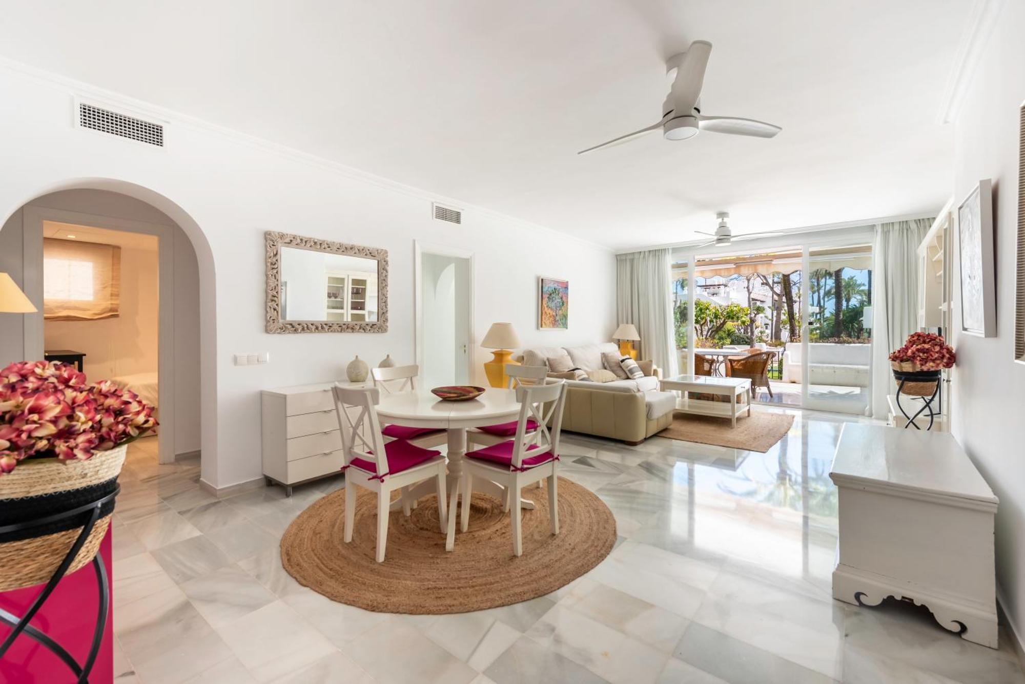 Alcazaba Beach Apartment Estepona Exterior photo